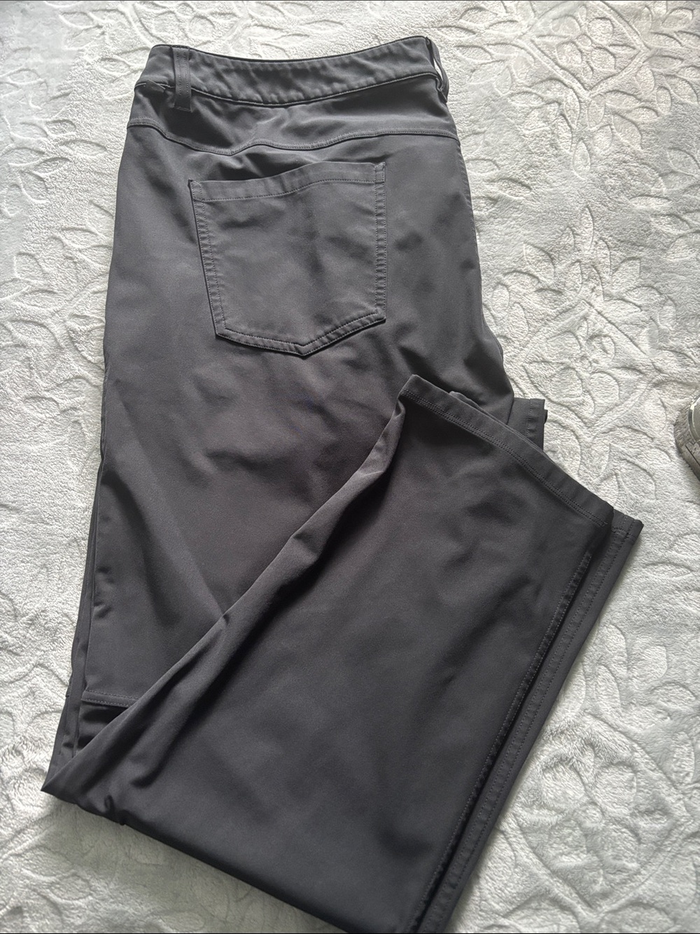lululemon athletica Men's Dark Grey Straight-Leg Chinos 40 x 28